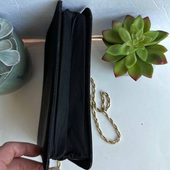 Vintage Tano of Madrid Black Clutch with Gold Chain Strap - Picture 4 of 14